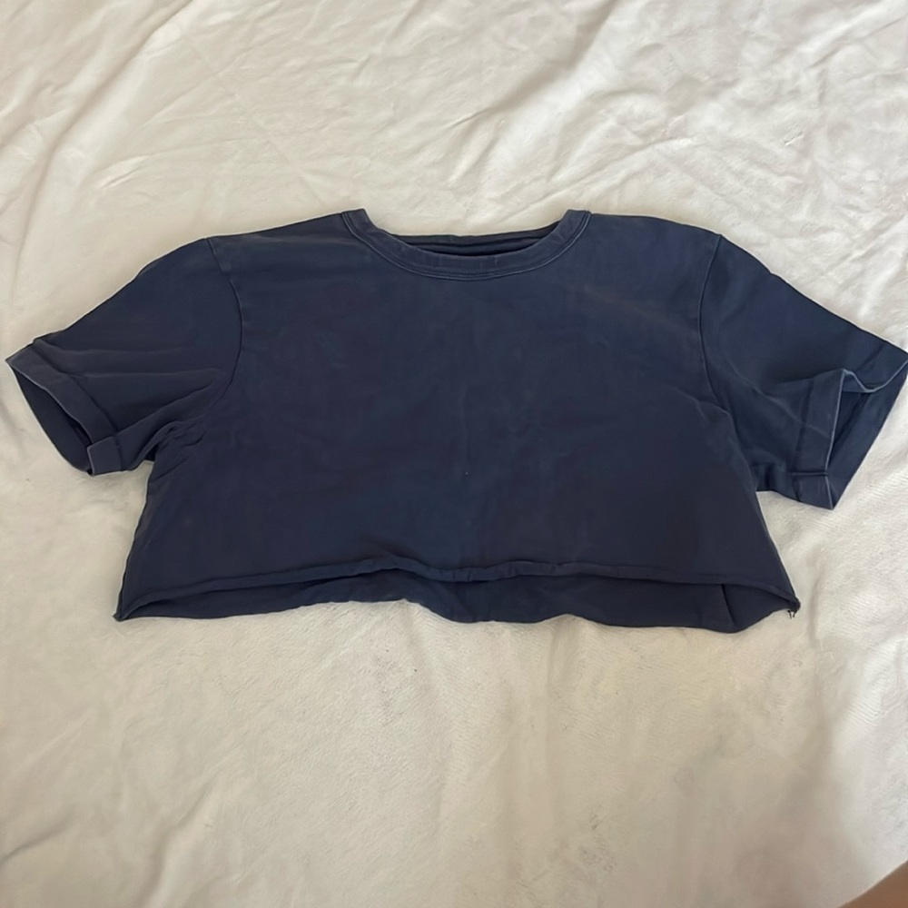 Woman’s cropped shirt